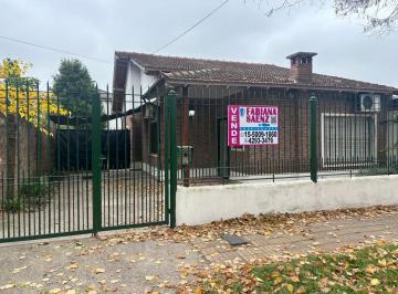 Casa · 150m² · 3 Ambientes · 1 Cochera · Casa en Venta en José Mármol Apta a Crédito