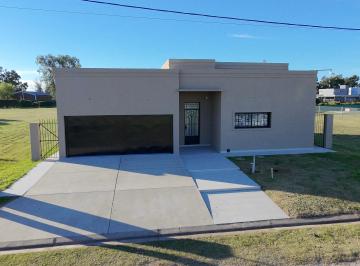 Casa · 208m² · 3 Dormitorios · 2 Cocheras - El Molino Roldán · Casa a Estrenar 3 Dorm. | Barrio El Molino