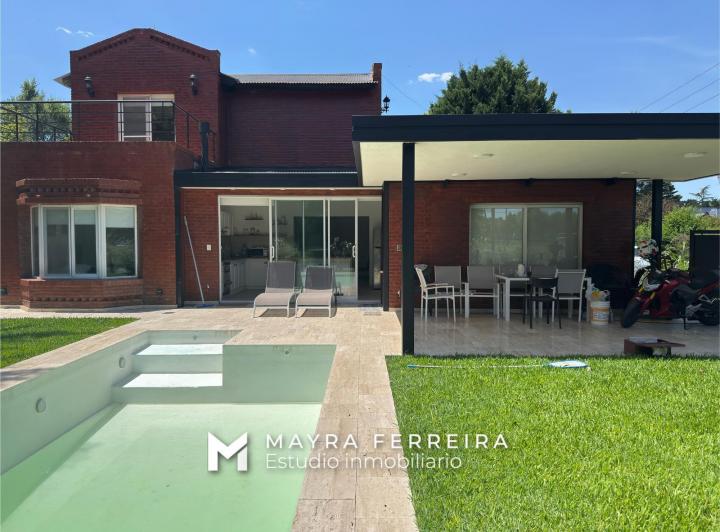 Casa · 200m² · 5 Ambientes · 1 Cochera