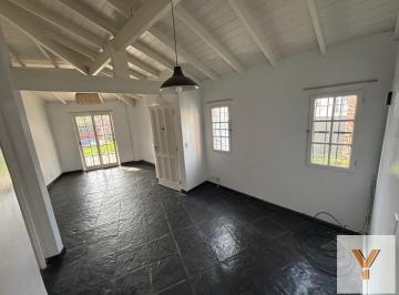 Casa · 117m² · 5 Ambientes · Casa en Venta - 3 Dorm. 2 Baños - San Isidro