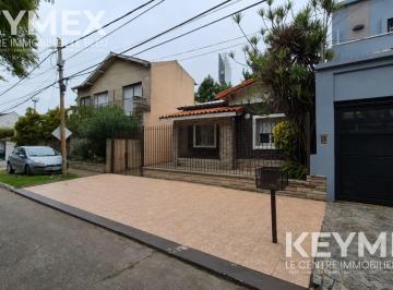 Casa · 123m² · 5 Ambientes · 3 Cocheras · Casa con Amplio Jardin Villa Martelli - Apto Credito