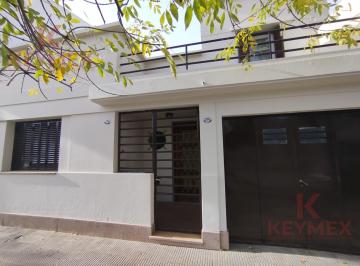 Casa · 207m² · 5 Ambientes · 1 Cochera · Venta Casa Céntrica 3/4 Dorm. Ideal Para Oficinas/consultorios. Apto Crédito