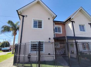 PH · 78m² · 3 Ambientes · 1 Cochera · PH Tres Ambientes Venta en Quilmes con Cochera