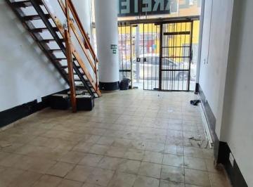 Local comercial · 49m² · 2 Ambientes · Local Zona Comercial Boedo - Av San Juan - 2 Plantas - Luminoso