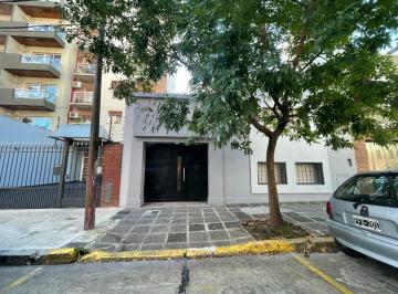 Casa · 207m² · 5 Ambientes · 1 Cochera · Lp - Hermosa Propiedad 5 Ambientes en Excelente Zona de Quilmes