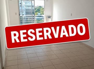 Departamento · 35m² · 1 Ambiente · Monoambiente en Alquiler. Contrafrente con Balcón. Amenities. Pileta. Lavalleja Al 100. Villa Crespo