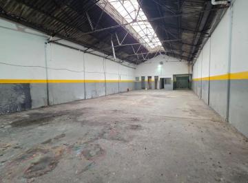 Depósito de 5 ambientes, Monte Castro · Galpón Industrial con Oficinas