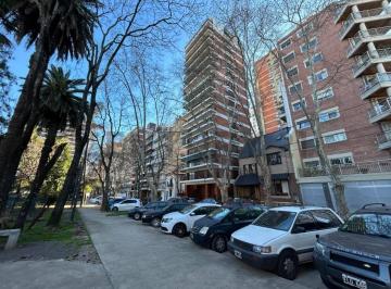 Departamento · 82m² · 3 Ambientes · 1 Cochera · Departamento Reciclado Frente a La Estacion de Belgrano R. Vista Abierta Al Verde.
