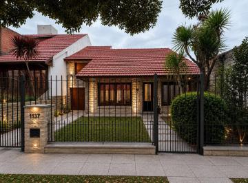 Casa · 224m² · 5 Ambientes · 2 Cocheras · Venta Casa 5 Ambientes - Barrio Parque Luro