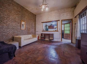 PH · 65m² · 2 Ambientes · 1 Cochera · PH en Venta de Dos Ambientes a Reciclar en Sáenz Peña