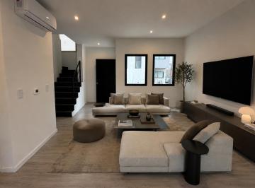 Casa · 129m² · 4 Ambientes · 2 Cocheras · Venta Casa en Pilar 4 Ambientes Barrio Spring Park