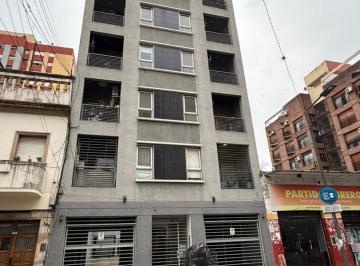 Departamento de 2 ambientes, General San Martín · Departamento 2 Ambientes en San Martin Centro, con Cochera, Apto Profesional.