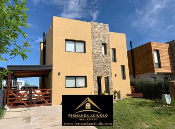 Casa · 142m² · 4 Ambientes · Hermosa Casa en Venta en Barrio Privado Laguna Azul