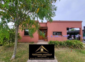 Casa · 300m² · 4 Ambientes · 2 Cocheras · Casa en Venta Barrio Laguna Azul, Apta Credito