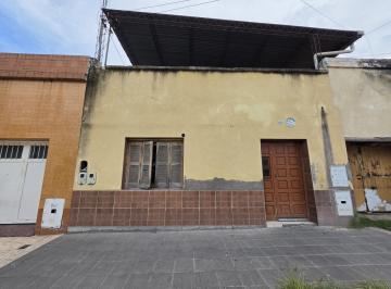 Frente · Casa en Lopez y Planes