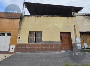 Frente · Casa en Lopez y Planes