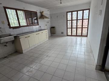 Hall distribuidor plata alta · Casa en Lopez y Planes