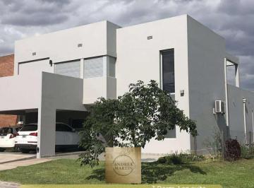 Casa · 450m² · 5 Ambientes · 2 Cocheras · Casa Vta. B° Alto Verde I