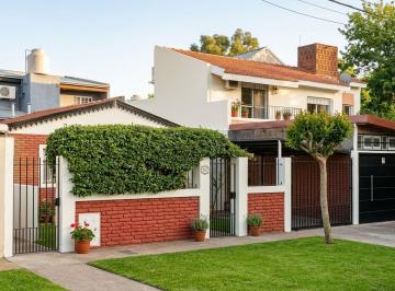 Casa · 102m² · 8 Ambientes · 2 Cocheras · Casa 8 Amb Cochera Doble Quilmes