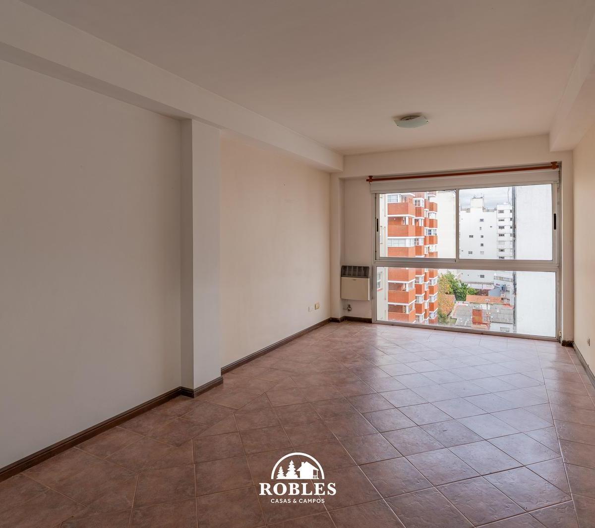 Depto 2 amb, 45m² con balcón cubierto — La Perla