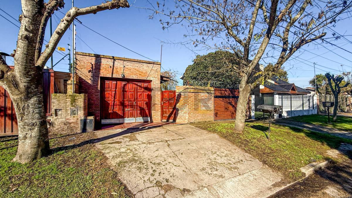 Casa 4 amb, 233m² con cochera doble — López de Gomara