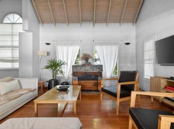 Casa · 185m² · 4 Ambientes · 1 Cochera · Casa en Venta y Alquiler 4 Ambientes Campos de Alvarez con Pileta