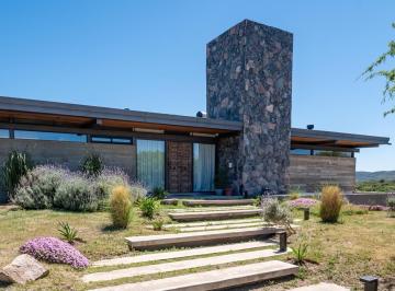 Casa · 433m² · 13 Ambientes · 2 Cocheras · Casa de Categoría en Venta - Country Corral de Barranca