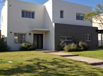 Casa · 180m² · 6 Ambientes · 4 Cocheras · Casa en Venta en Vistas, Puertos, Escobar