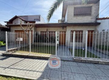 Casa de 4 ambientes, San Isidro · Casa 3 Amb C/cochera & Depto 2amb
