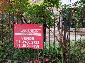 Casa de 4 ambientes, Vicente López · Chalet Estilo Inglés 4 Ambientes en Florida Mitre | Fondo, Parrilla y Entrada de Auto | Urquiza 2730