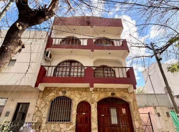 PH · 175m² · 4 Ambientes · 1 Cochera · Casa en Venta La Plata Terraza Parrilla Cochera