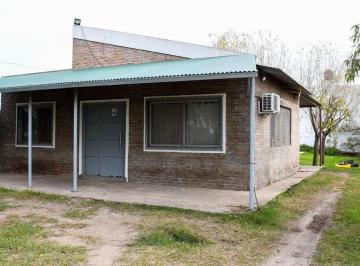 Casa · 57m² · 3 Ambientes · Casa en Venta en Alvear 2 Dorm. 600 m² Terreno