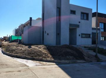 Casa 260m² Alquiler Manantiales II · Casa en Alquiler a Estrenar
