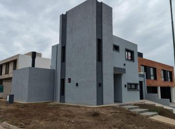 Casa de 1 ambiente, Córdoba · Casa en Alquiler a Estrenar