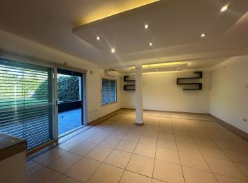 Casa · 240m² · 6 Ambientes · 1 Cochera · Casas en Venta Gonnet