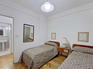 Departamento · 84m² · 4 Ambientes · 1 Cochera · 4 Ambientes con Cochera | Muy Luminoso | Flores