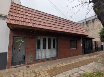Casa · 115m² · 3 Ambientes · 1 Cochera · Casa de 3 Amb. Patio y Garaje, Lujan 2200 Lanus E