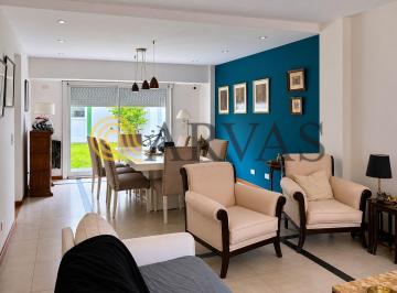 Casa de 4 ambientes, San Fernando · Casa en Victoria - 3 Dorm - 2 Plantas - Jardín