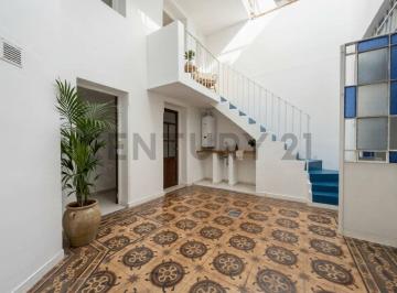 PH · 104m² · 6 Ambientes · Venta Casa de Pasillo de 2 Dorm. + Comodín con Patio en Abasto, Rosario