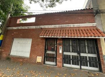 Casa · 95m² · 4 Ambientes · 1 Cochera · Humberto Primo 800, Esquina Av Mongsfeld. 3 Dorm..