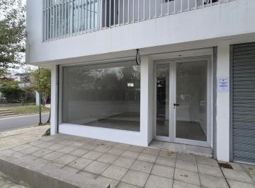 Local comercial · Local en Alquiler City Bell 30 m² con Baño y Cortina Comercial