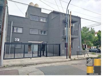 Departamento de 2 ambientes, Lanús · Departamento 2 Ambientes con Cochera en El Centro de Valentin Alsina!