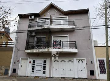 Casa · 97m² · 3 Ambientes · 1 Cochera · Triplex en Venta en Haedo