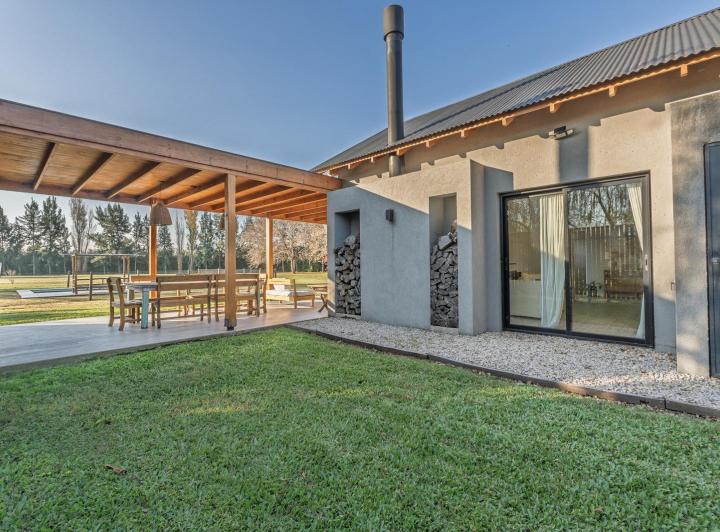 Casa · 122m² · 4 Ambientes · 2 Cocheras