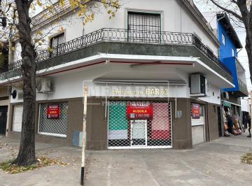 Local comercial · 99m² · Local en Esquina en Alquiler.