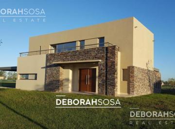 Casa · 198m² · 5 Ambientes · 4 Cocheras · Casa en Venta 5 Ambientes Barrio El Cantón, Escobar - Zona Norte