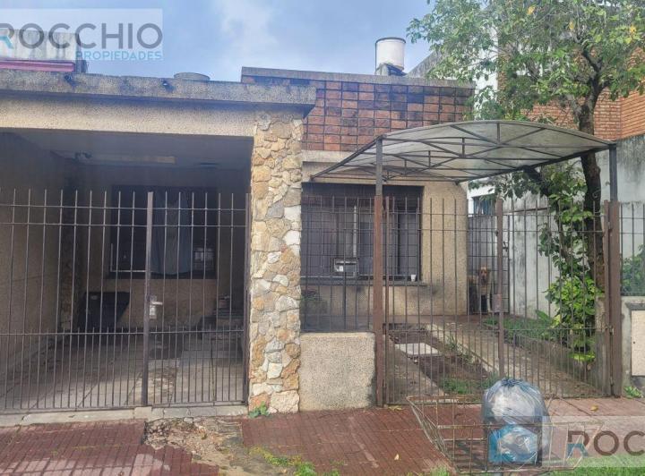Casa · 234m² · 3 Ambientes · 2 Cocheras