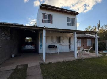 Casa · 228m² · 6 Ambientes · 2 Cocheras · Venta de Casa de 3 Dorm. con Pileta, Galería y Amplio Patio