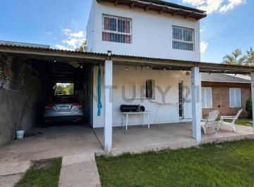 Casa · 228m² · 6 Ambientes · 2 Cocheras · Venta de Casa de 3 Dorm. con Pileta, Galería y Amplio Patio
