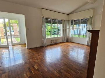 Casa · 186m² · 7 Ambientes · 2 Cocheras · Casa en Venta 3 Dorm. 2 Baños Barrio Parque Corema/cerro de Las Rosas
